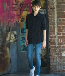 Sneakers and jeans 5f8742cb6666b.jpg