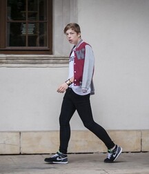 Sneakers and jeans 5f8742e18af4d.jpg