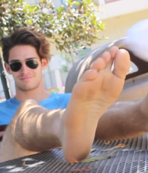Worship alpha males feet