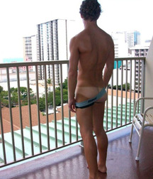 Swimmers and beach boys 5f89f724f3a19.jpg