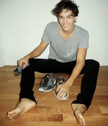 Love em barefoot 5f8b6d7e9b067.jpg