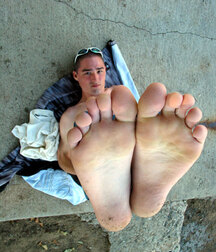 Love em barefoot 5f8b6dbc490d1.jpg