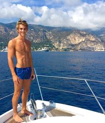 Summer sunny twinks 5f8cb3c55c83a.jpg