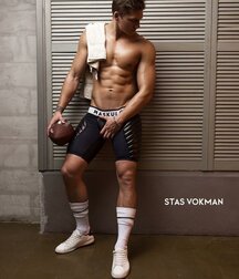 Sneaks and socks 5f8dae39ce90c.jpg