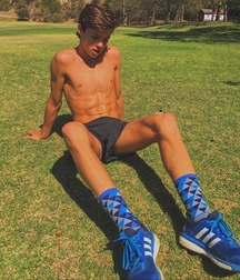 Sneaks and socks 5f8dae5f3e022.jpg