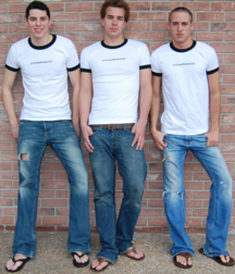 Hotties wearing flipflops 5f8f180b0600f.png