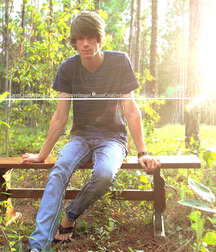 Hotties wearing flipflops 5f8f1833a56c3.jpg