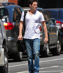 Hotties wearing flipflops 5f8f183ae0e2b.jpg