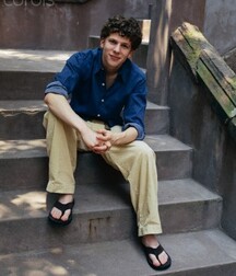 Hotties wearing flipflops 5f8f18503afa7.jpg