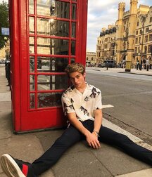 Starring at twinks beauty 5f9097ce016f7.jpg