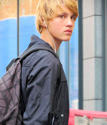 Pure blonde beauty 5f90c3ea7e193.jpg