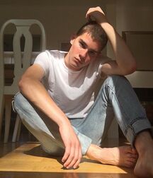 Cool boys on vacation 5f91cd5580be0.jpg