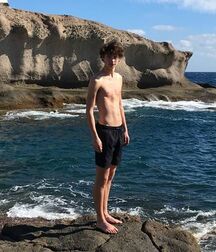 Cool boys on vacation 5f91cd9fa4da0.jpg