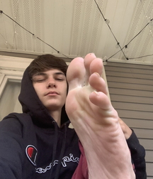 Boys amazing smelly feet 5f945a92a253a.jpg