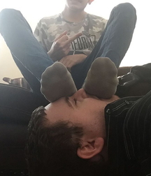 Boys amazing smelly feet 5f945b033a6a8.jpg