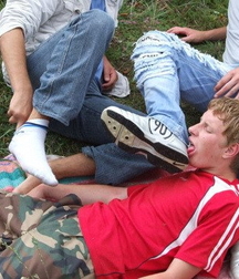 Boys amazing smelly feet 5f945b0929bda.jpg
