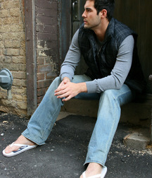 Barefoot and flip flops 5f94ba179e0ad.jpg