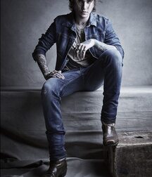 Boys in fashion boots 5f9589f3d2c38.jpg