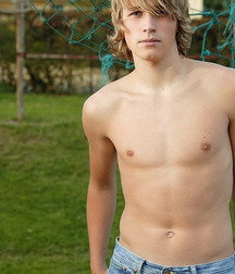 Blondes are pure beauty 5f95937852db4.jpg