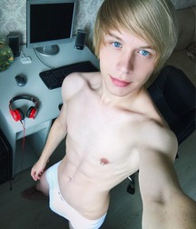 Blondes are pure beauty 5f9593a1af905.jpg