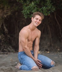 Hotties wear jeans 5f95be64d1721.jpg
