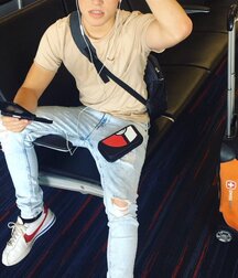 Hotties wear jeans 5f95be7f451ab.jpg