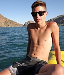 Amazing sunny twinks 5f97359999f1a.jpg