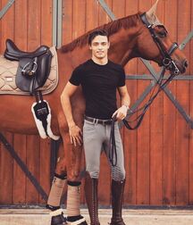 Leather and perfect bodies 5f973d49c872c.jpg
