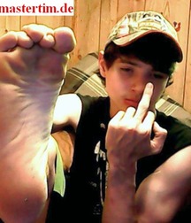 Worship the twinks feet 5f98851ea5e42.jpg