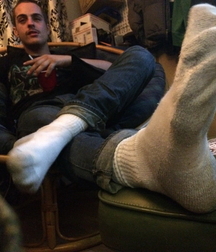 Worship a friends feet 5f99b7ce1bba3.jpg