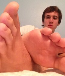 Serve your boyfriend 5f9a0c989c81a.jpg