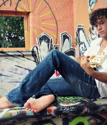 Boy beauties barefoot 5f9acddb6d354.jpg