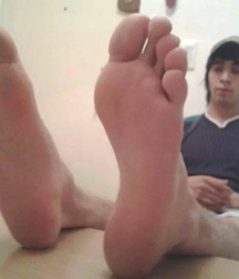 Boy beauties barefoot 5f9acdf8829af.jpg