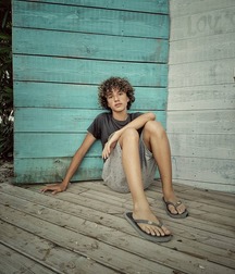 Boys pretty bare feet 5f9aceda90ff9.jpg
