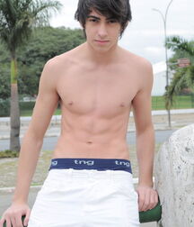 Shirtless boys stunning bodies 5f9b2b0e9a87f.jpg