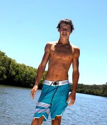 Shirtless boys stunning bodies 5f9b2b1838dc8.jpg
