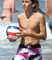 Shirtless boys stunning bodies 5f9b2b456d2d1.jpg