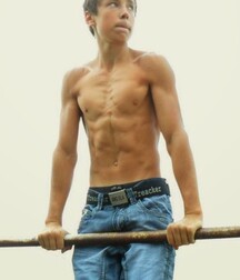 Shirtless boys stunning bodies 5f9b2b5792697.jpg