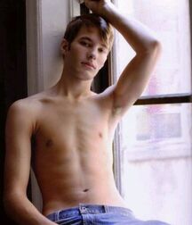 Shirtless boys stunning bodies 5f9b2b5937a39.jpg