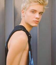 Twinks 8 5f9dd796590c8.jpg
