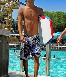 Twinks barefoot 5f9ebc216ecf7.jpg