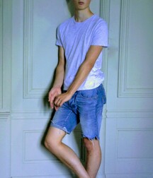 Twinks barefoot 5f9ebc58b163a.jpg