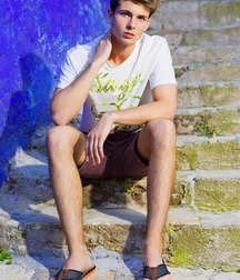 Twinks barefoot 5f9ebc609d366.jpg