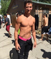 Surfers and divers 5f9f310e35b76.jpg