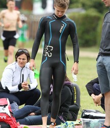 Surfers and divers 5f9f31326a286.jpg