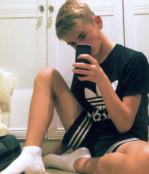 Worship teen boys feet 5fa196ee3b2f6.jpg