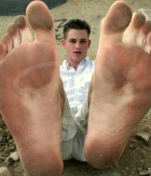 Who will clean these dirty feet 5fa3447e420c5.jpg