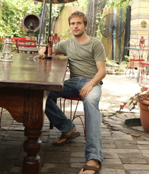 Flip-flop guys 5fa354ad03095.jpg