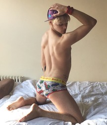 Young gods like Thor 5fa4544274fc5.jpg