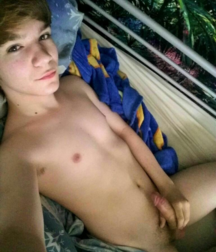 Twinks show their dicks 5fa57c46c44da.png